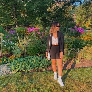 Meet your Posher, Safia